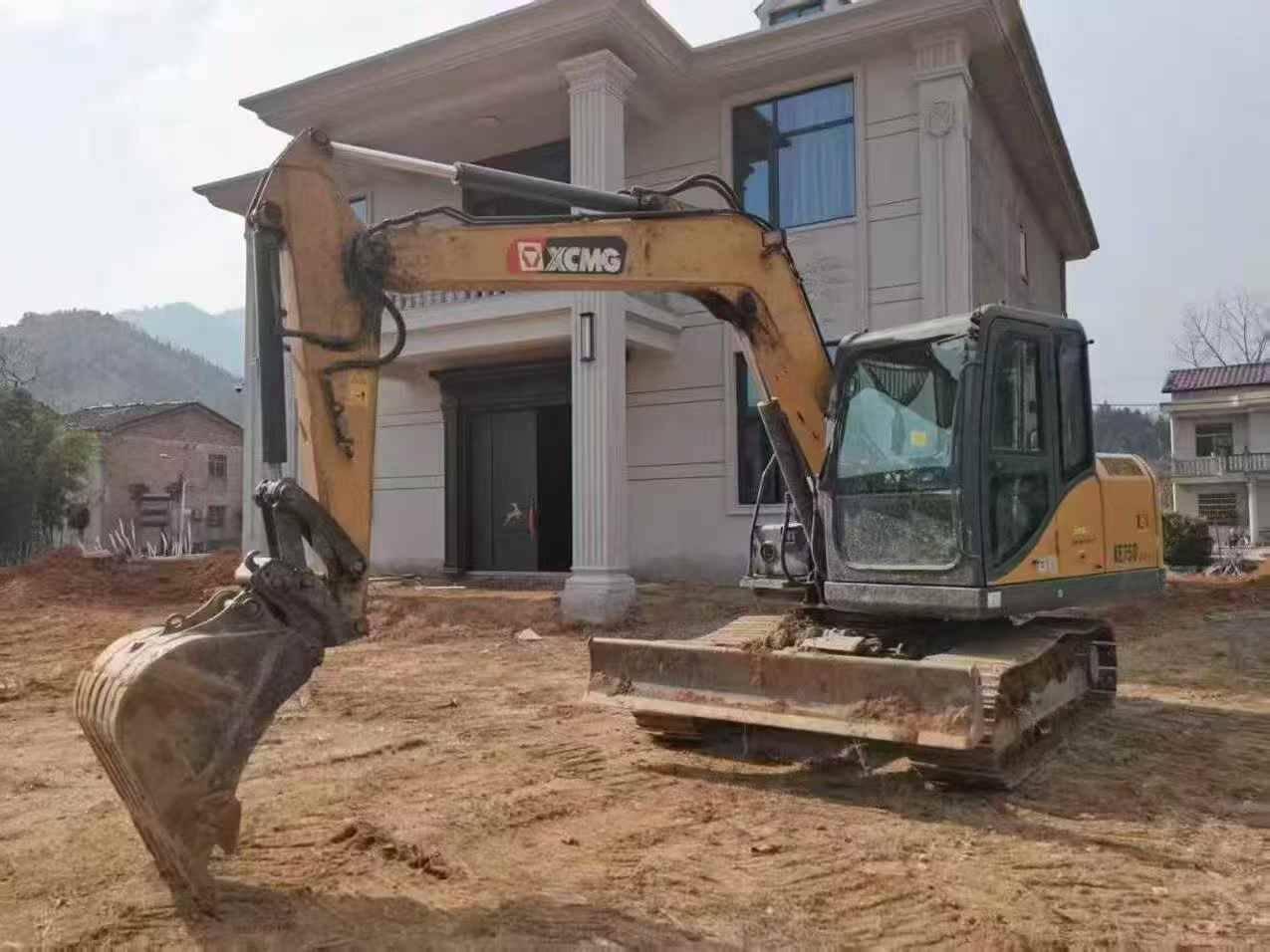 Used XCMG XE75WD Excavator 2022 Model / 4