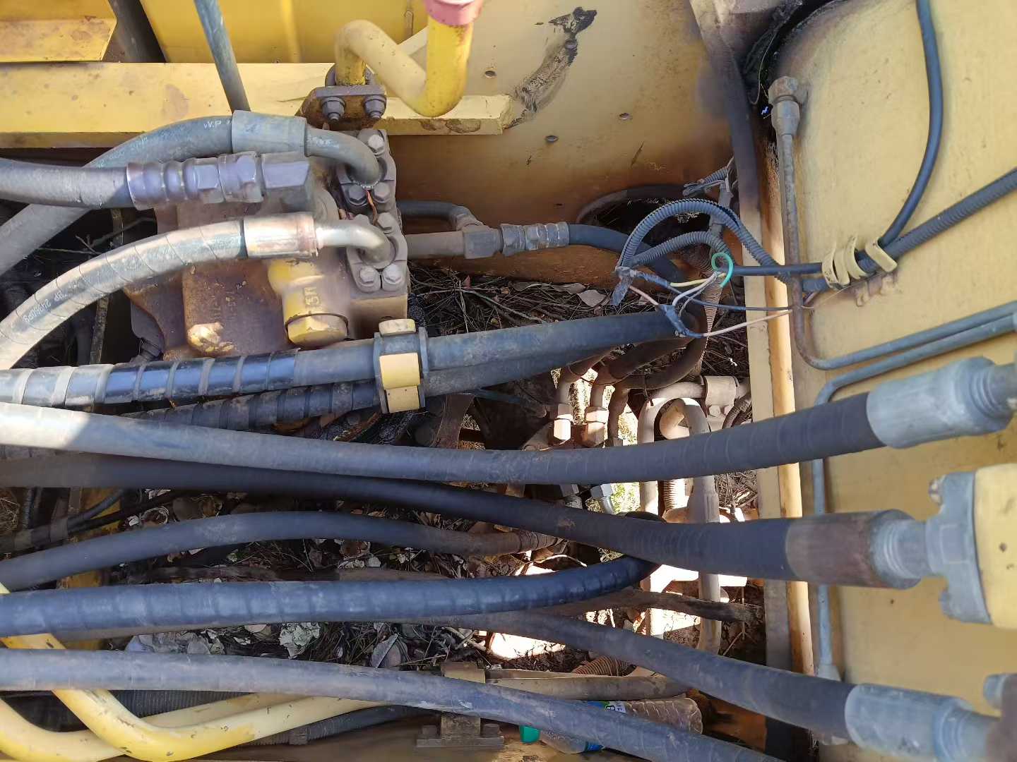 Used Komatsu PC200 Excavator 2016 Model / 5