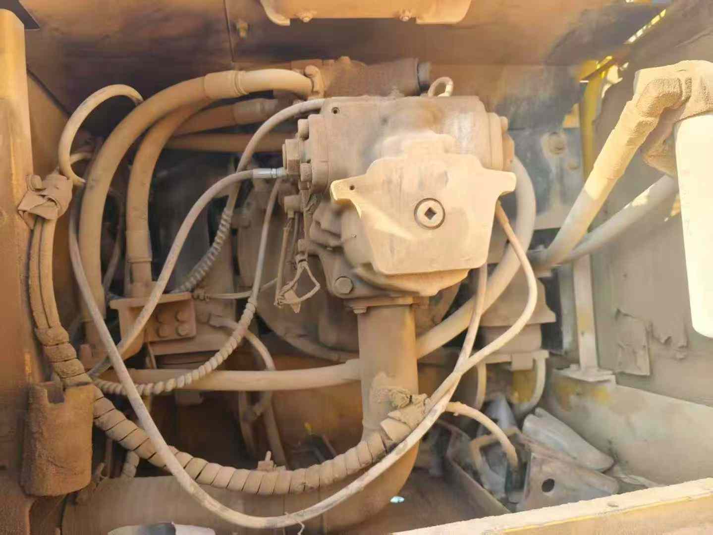 Used Komatsu PC60 Excavator 2011 Model / 4