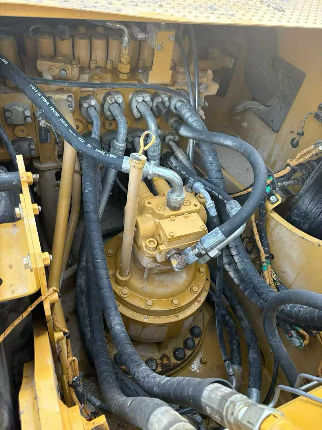 Used Caterpillar 323 Excavator 2021 Model / 7