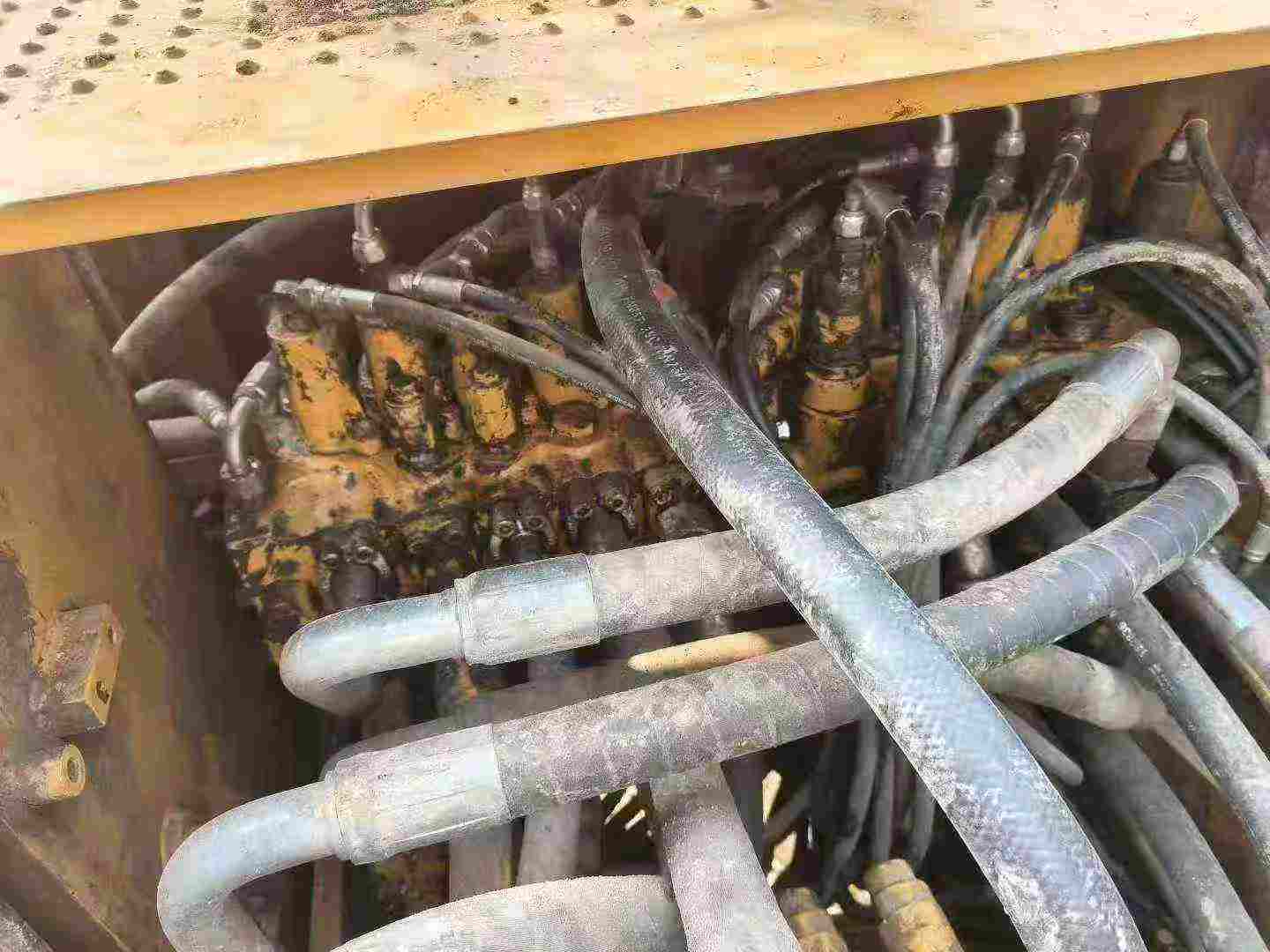 Used Caterpillar 323 Excavator 2016 Model / 8