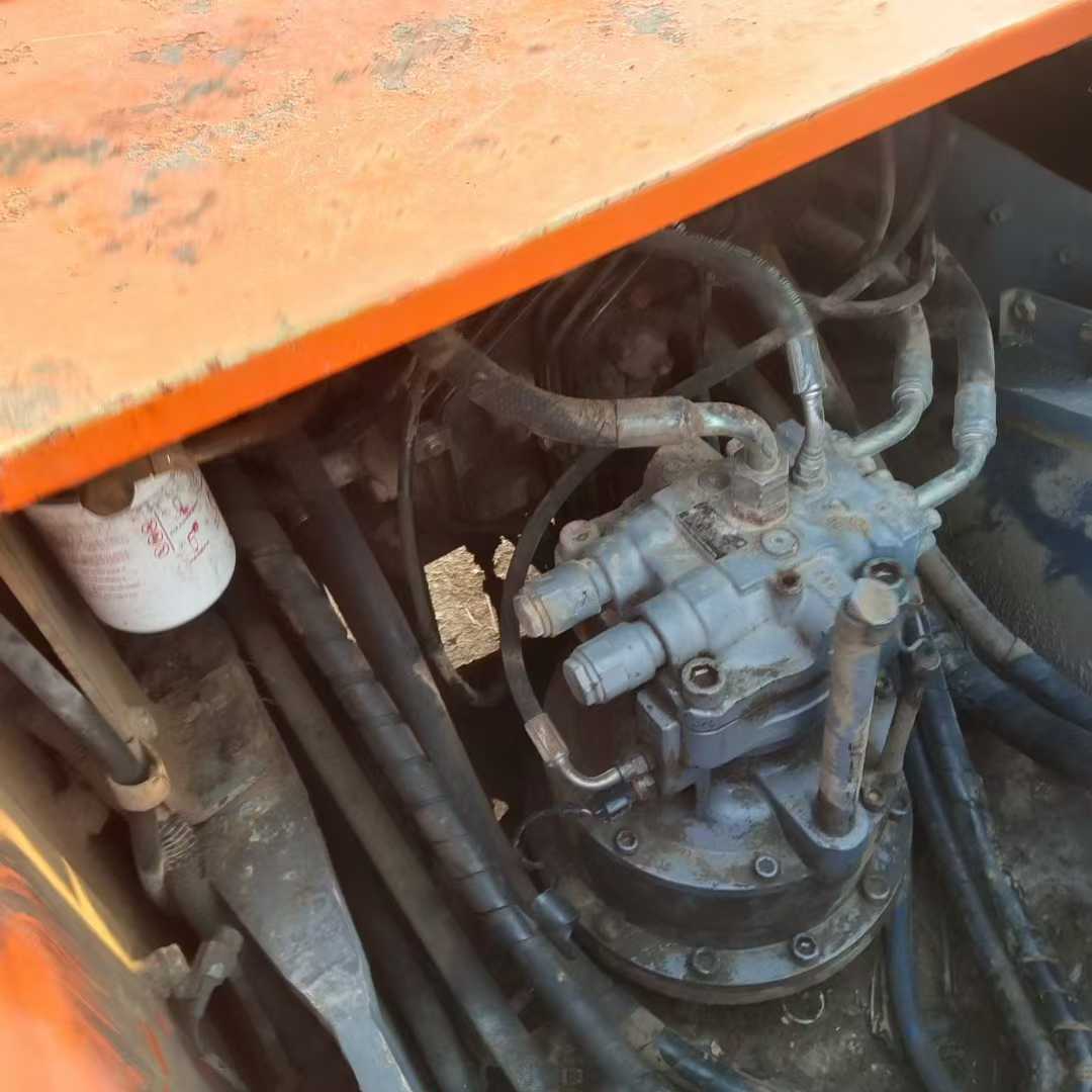 Used Hitachi ZAXIS200 Excavator 2011 Model / 2