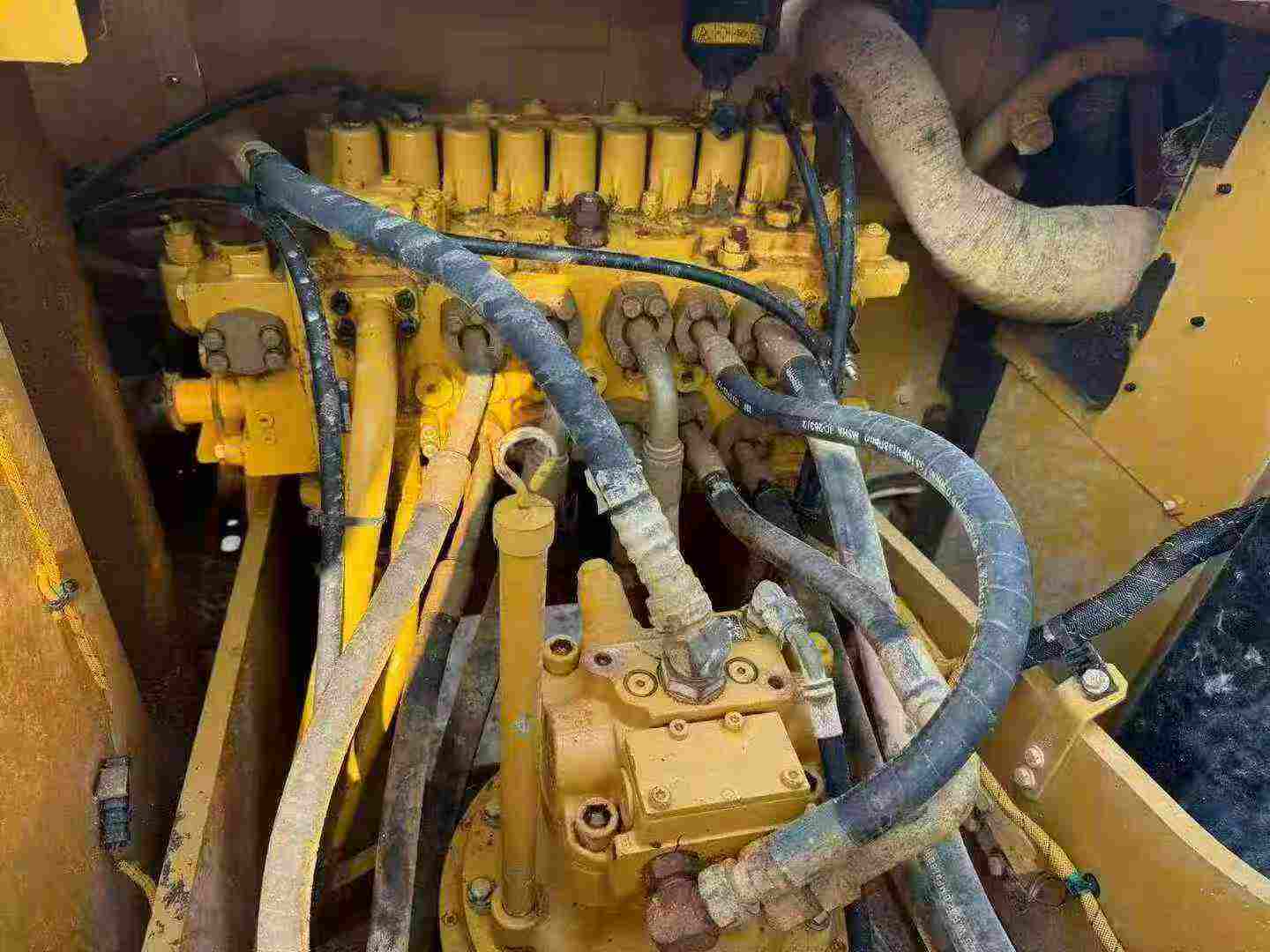 Used Caterpillar 323 Excavator 2021 Model / 4