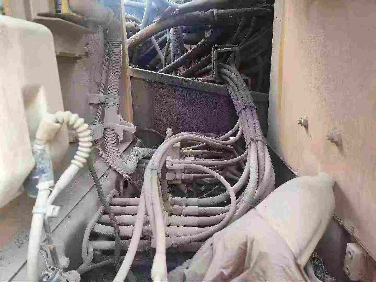 Used Volvo EC200 Excavator 2016 Model / 6