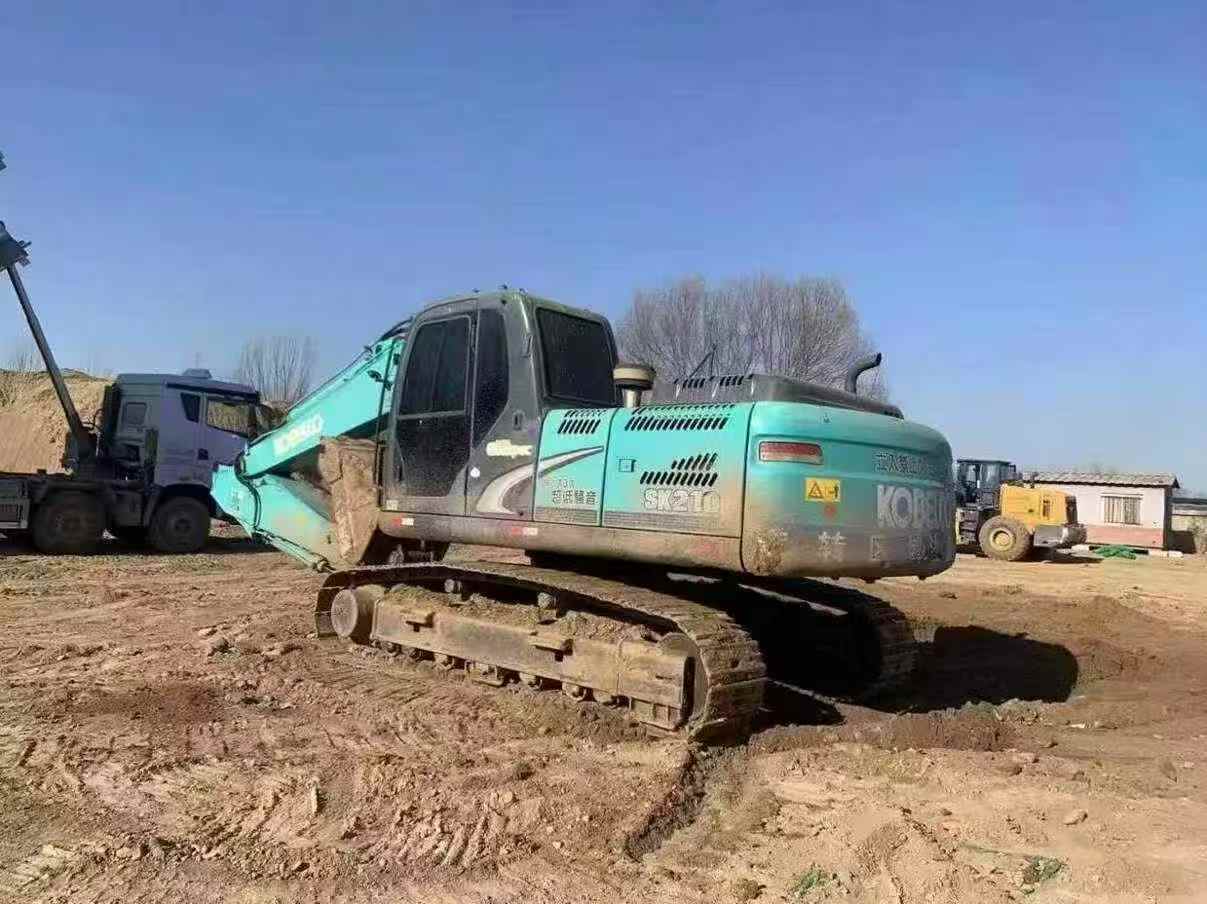 Used Kobelco SK200 Excavator 2016 Model / 2