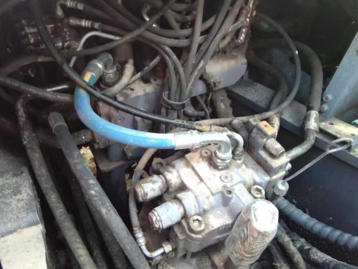 Used Hitachi ZAXIS200 Excavator 2010 Model / 4