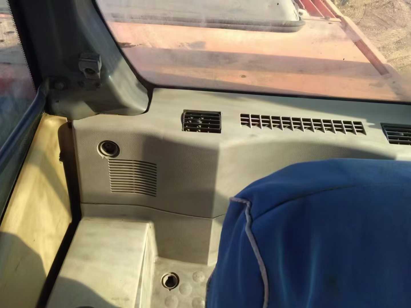 Used Hitachi ZAXIS200 Excavator 2010 Model / 2