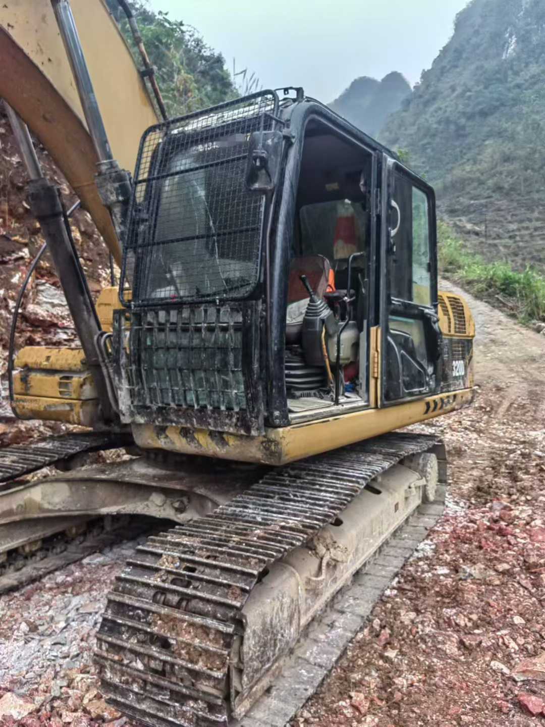 Used Caterpillar 320D Excavator 2016 Model / 3