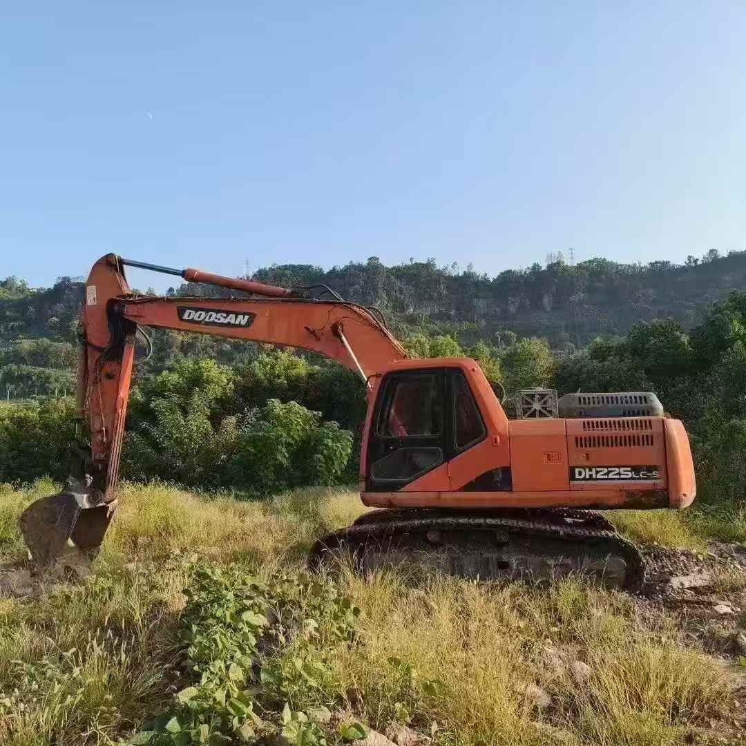 Used Doosan DX15 Excavator 2015 Model / 3