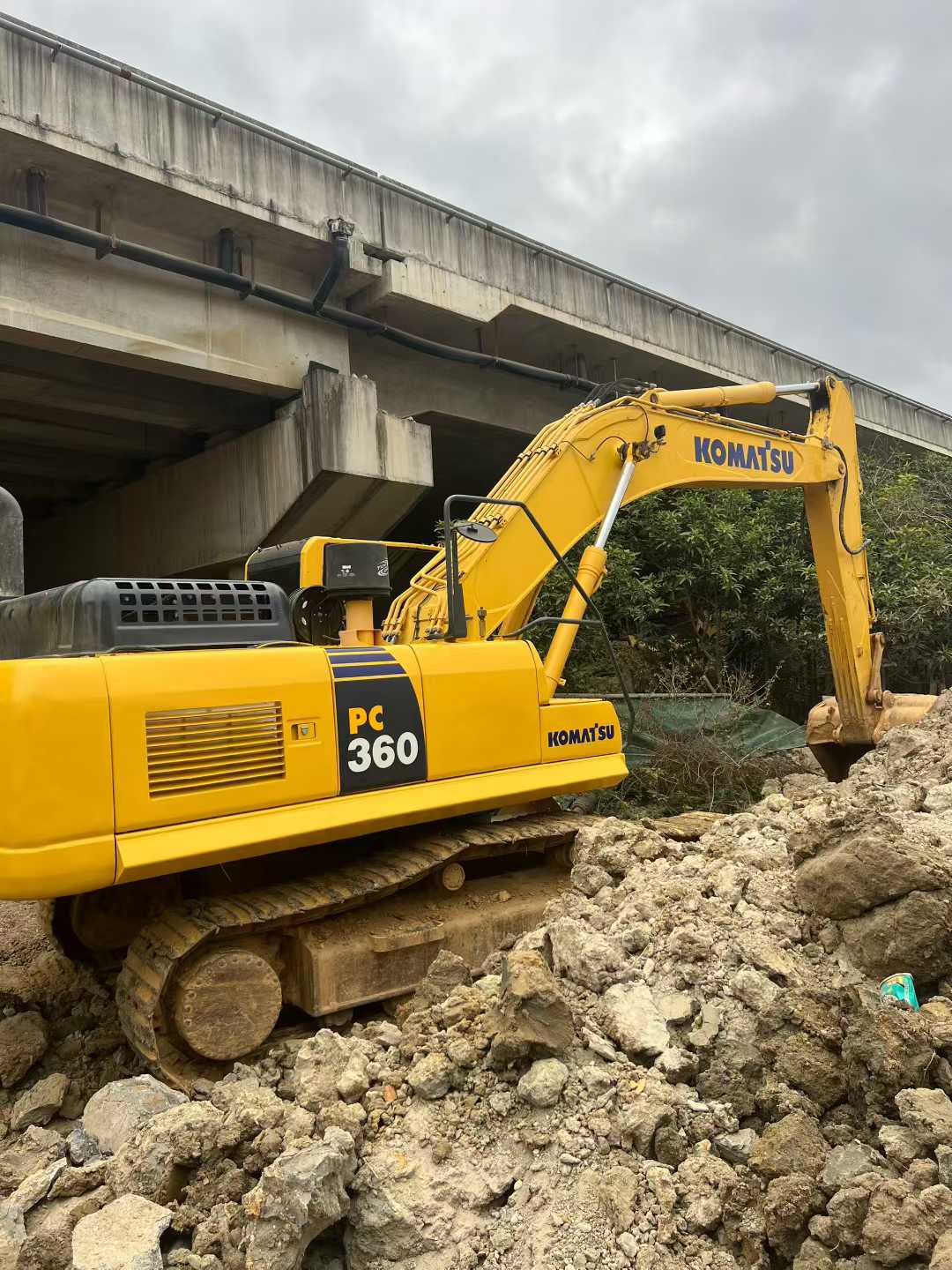 Used Komatsu PC60 Excavator 2020 Model / 3