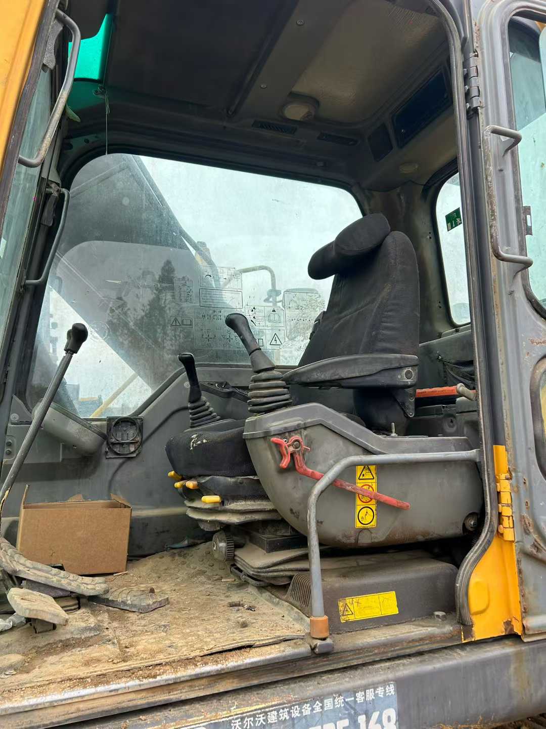 Used Volvo EW210C Excavator 2013 Model / 6