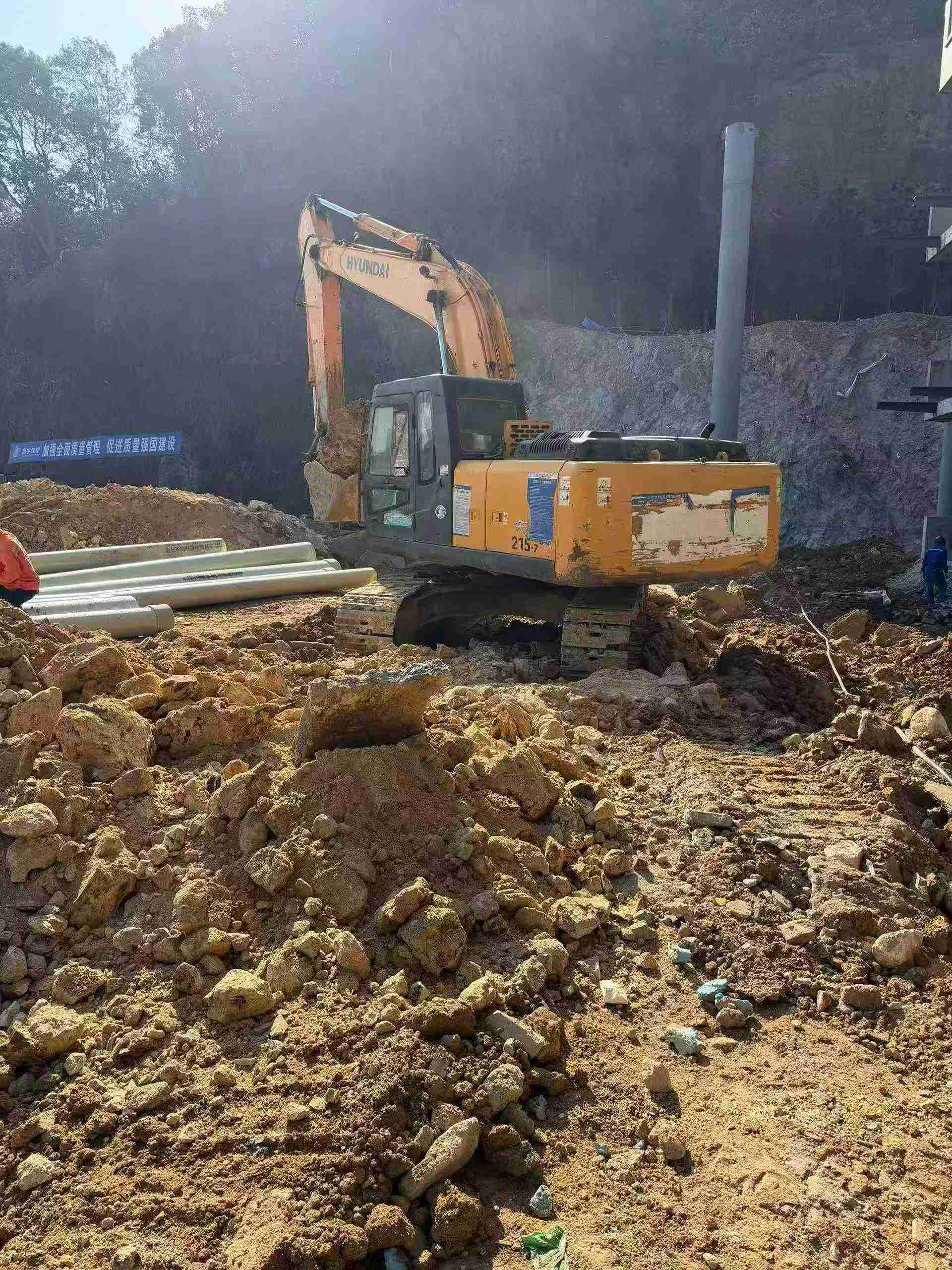 Used Hyundai R215-7 Excavator 2014 Model / 8