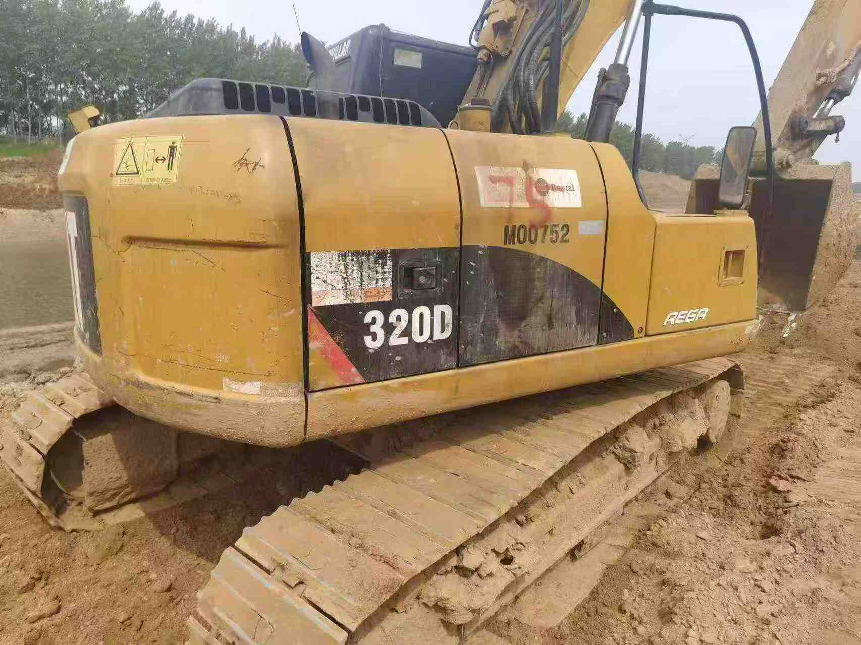 Used Caterpillar 320D Excavator 2013 Model / 2