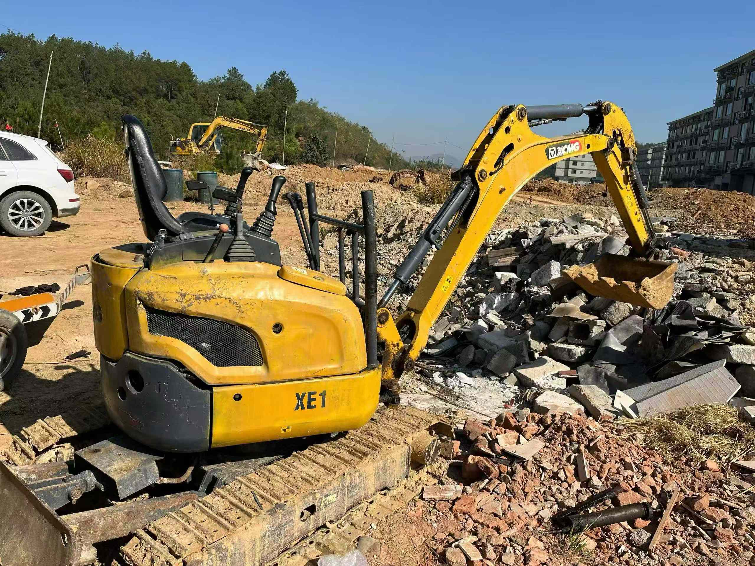 Used XCMG XE15U Excavator 2016 Model / 3