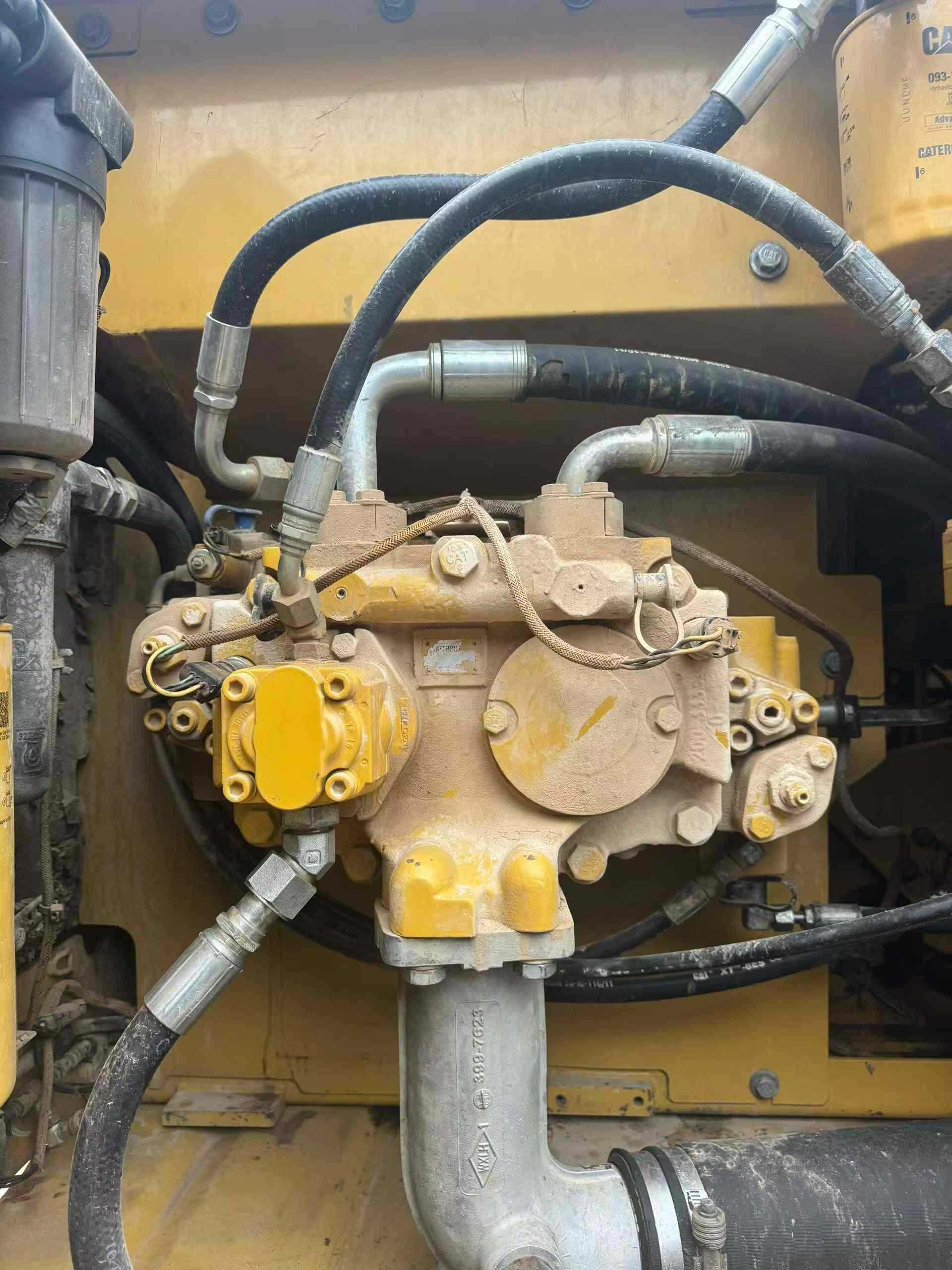 Used Caterpillar 320D Excavator 2016 Model / 5