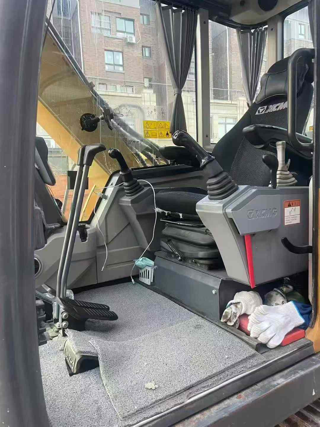 Used XCMG XE75WD Excavator 2019 Model / 4