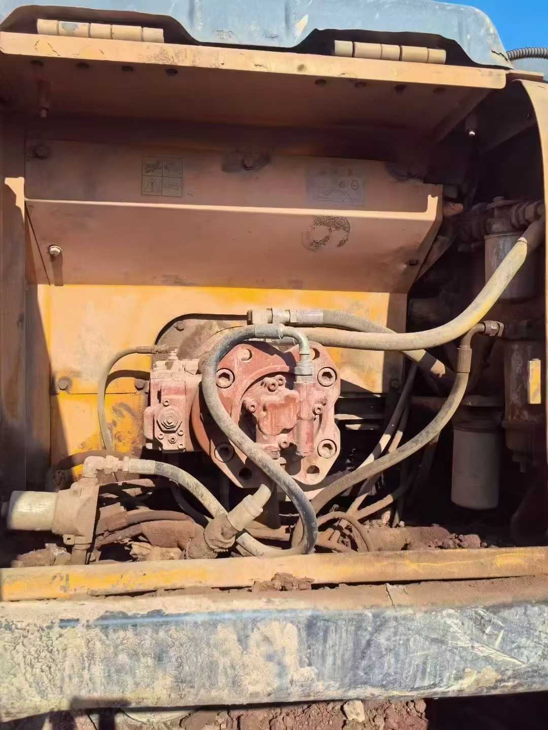 Used Hyundai R215-7 Excavator 2016 Model / 4