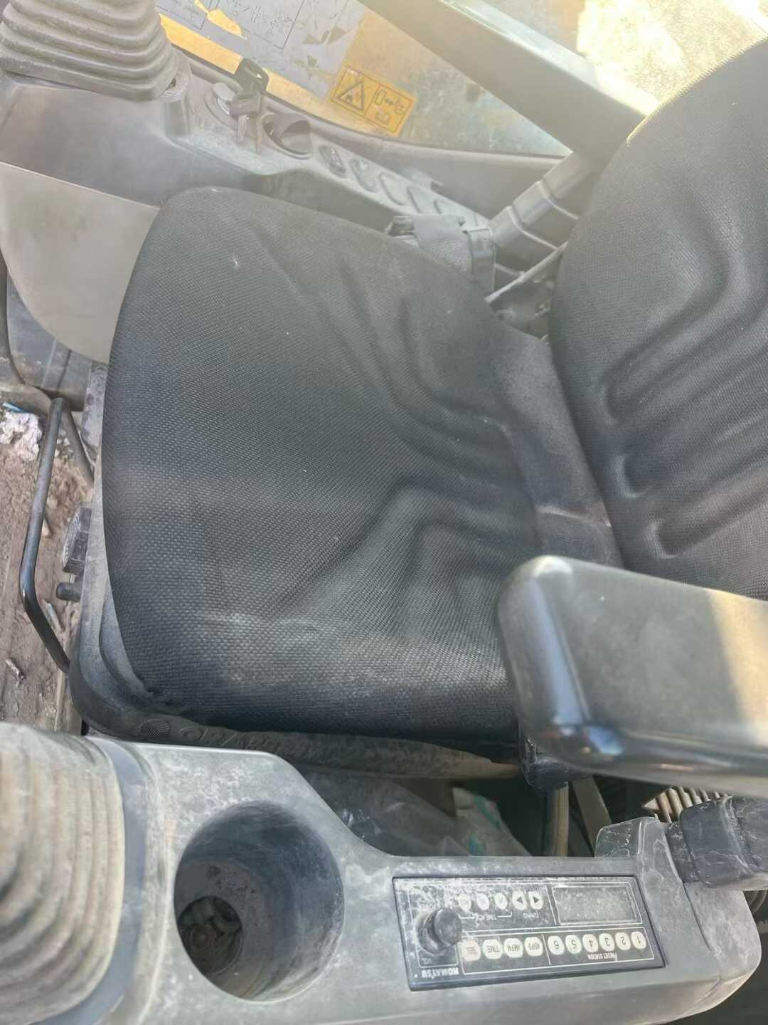 Used Komatsu PC200LC-8 Excavator 2016 Model / 3