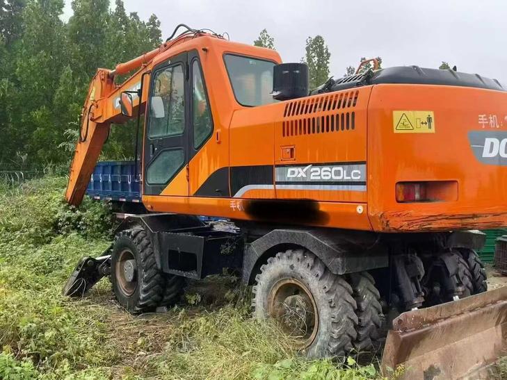 Buy Doosan S210WV Used Excavator / 1