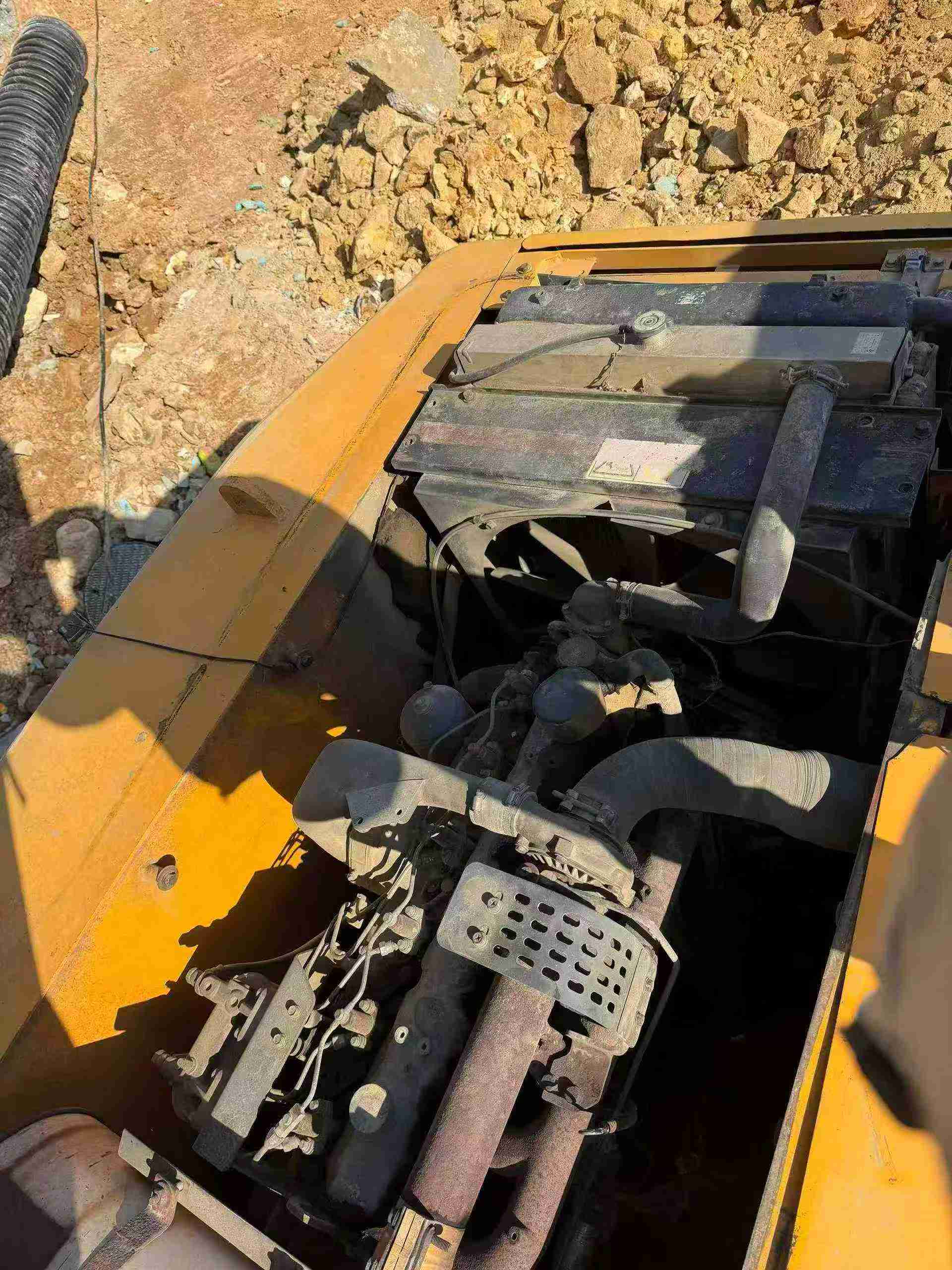 Used Hyundai R215-7 Excavator 2014 Model / 3