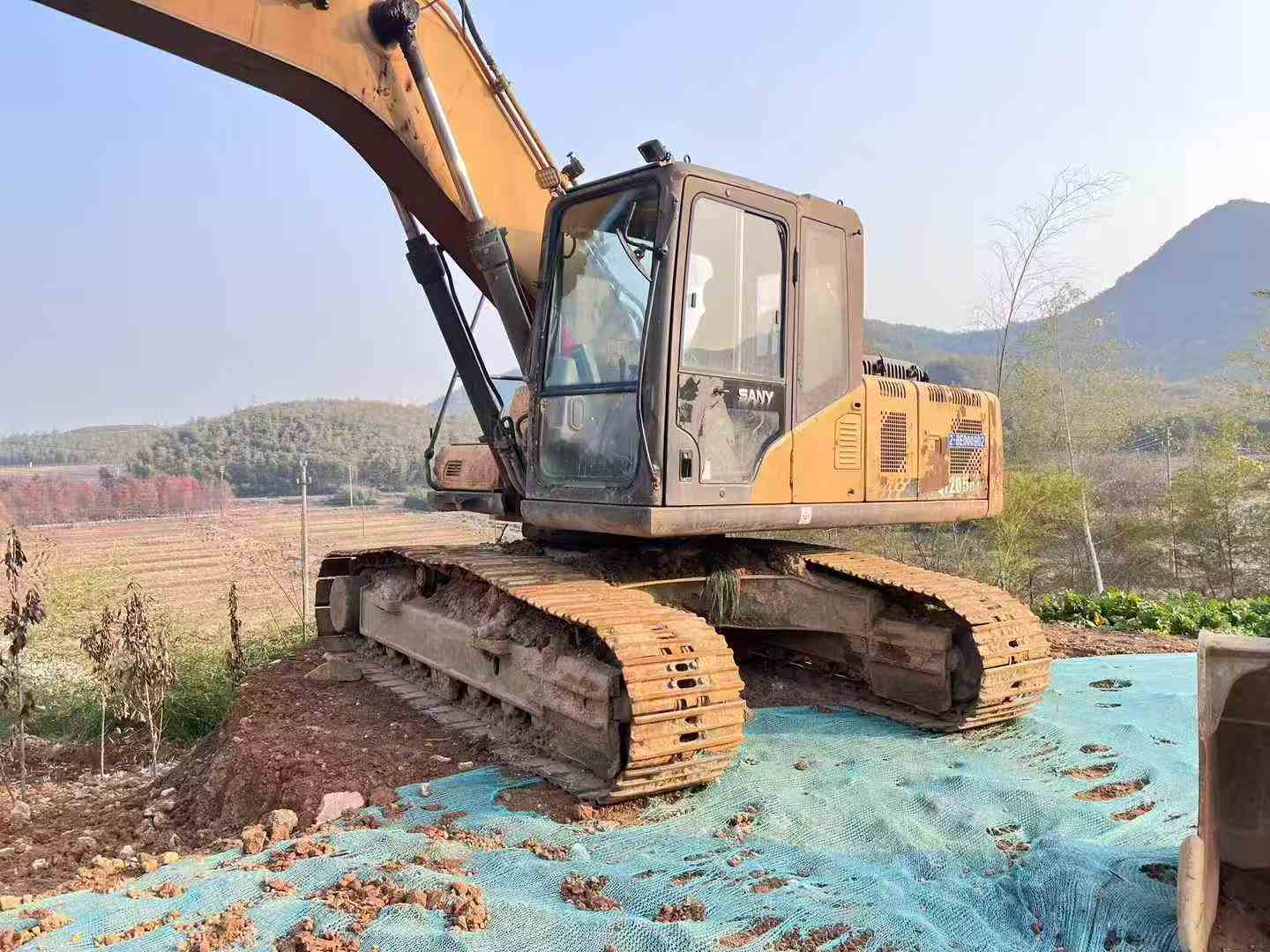 Used Sany SY205H Excavator 2015 Model / 3