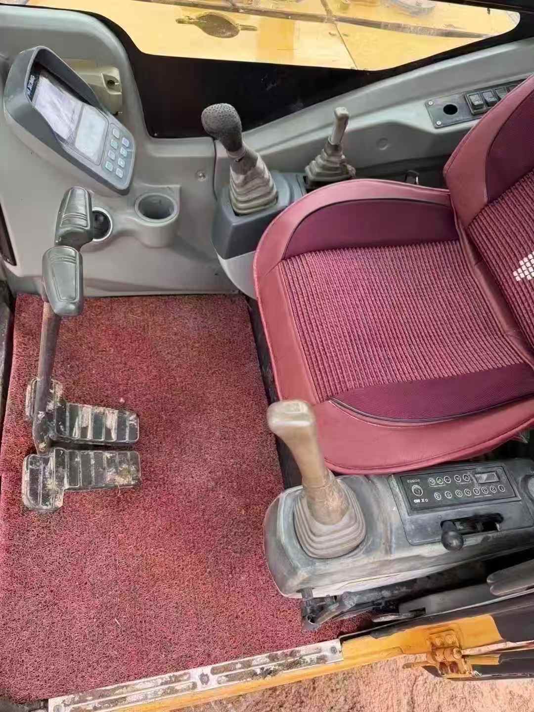 Used XCMG XE60 Excavator 2016 Model / 6