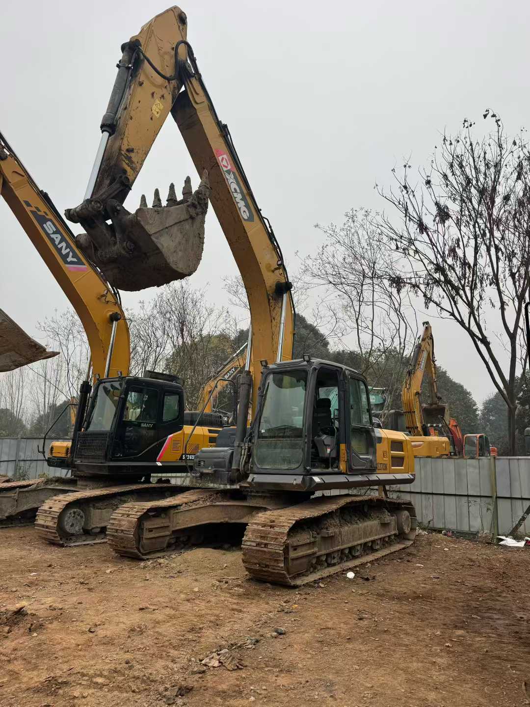 Used XCMG XE245DK Excavator 2020 Model / 3