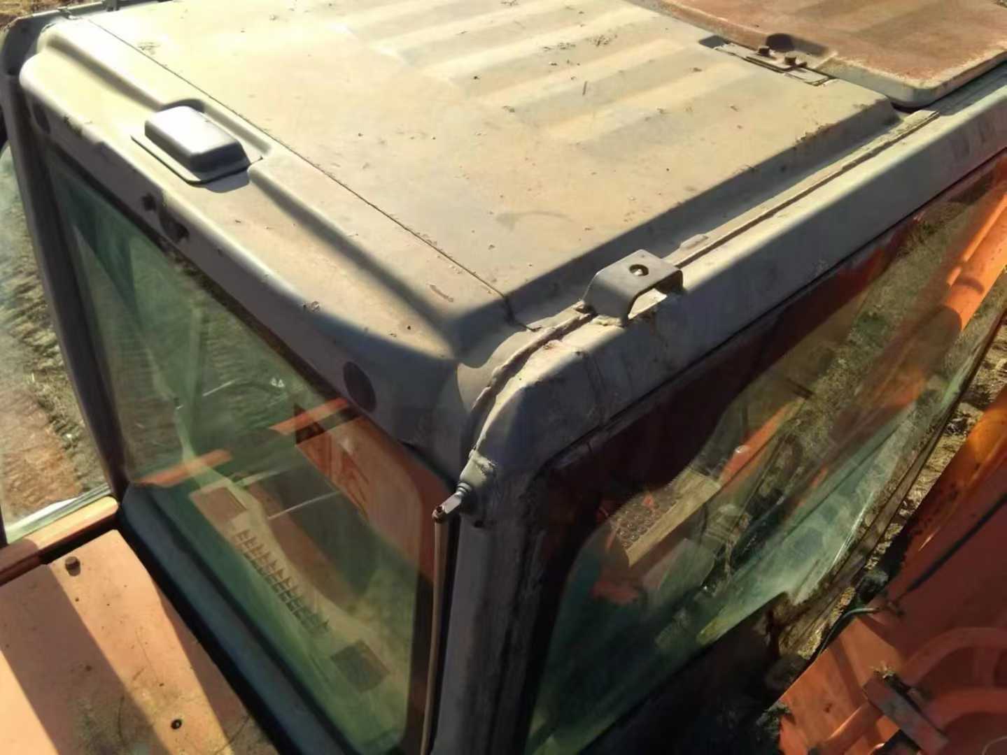 Used Hitachi ZAXIS200 Excavator 2010 Model / 6