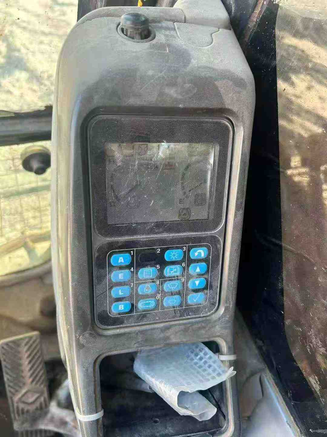 Used Komatsu PC65 Excavator 2016 Model / 2