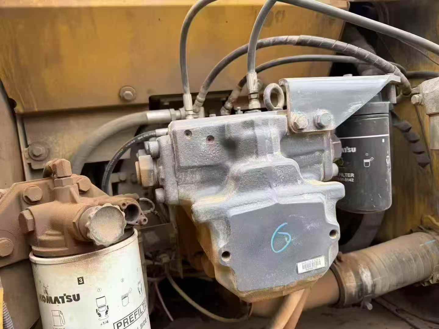 Used Komatsu PC220 Excavator 2019 Model / 7