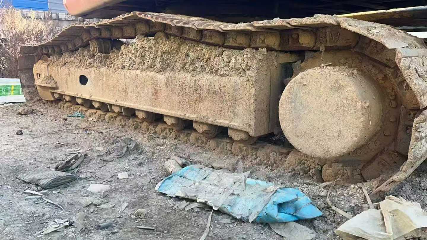 Used Doosan S225 Excavator 2011 Model / 3