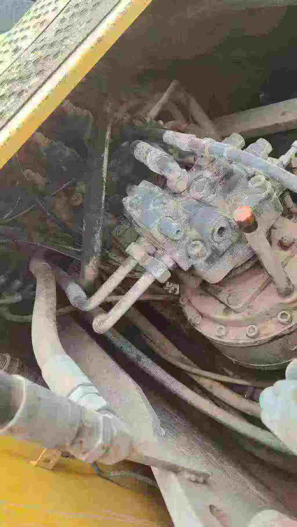 Used XCMG XE215 Excavator 2014 Model / 7