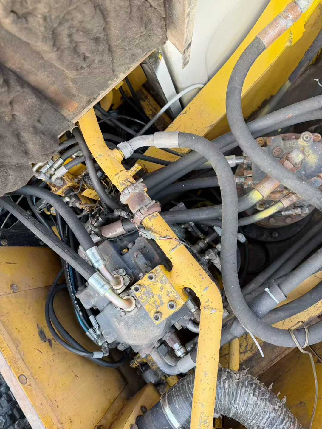 Used Kato HD820 Excavator 2016 Model / 6