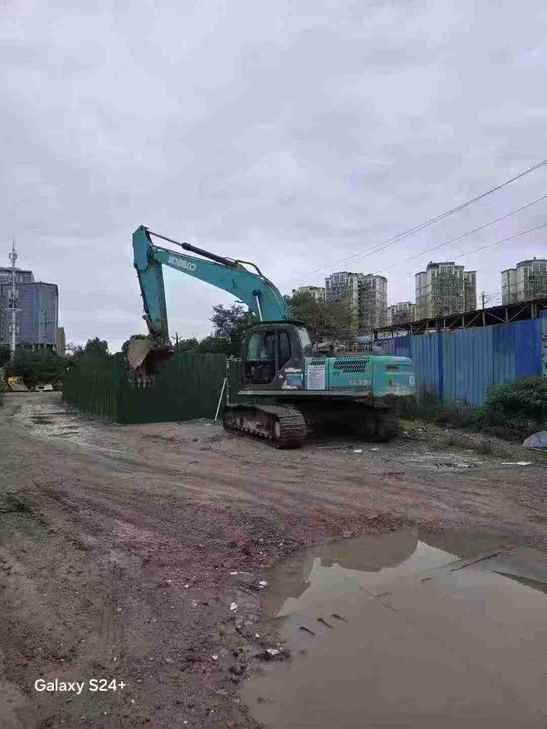 Buy Kobelco SK70 Used Excavator / 1