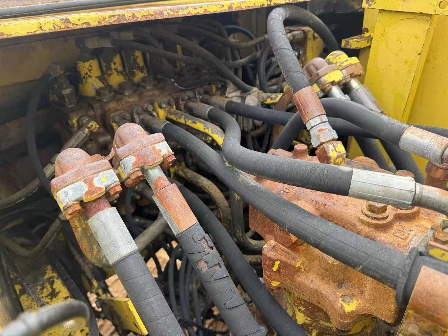 Used Komatsu PC200-6 Excavator 2016 Model / 6