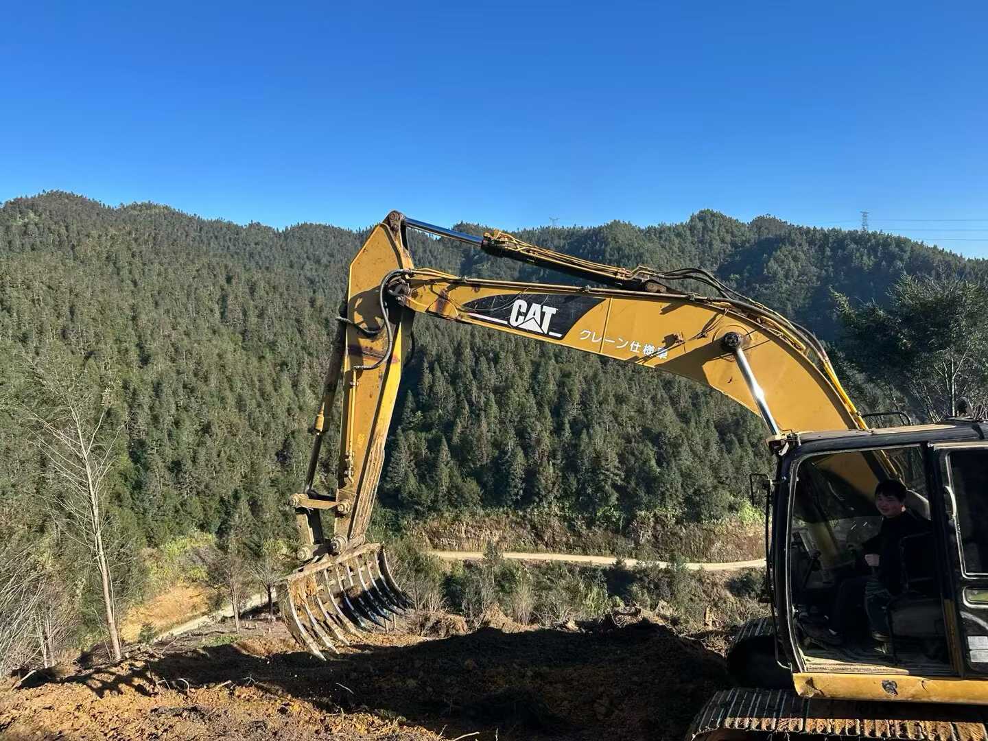 Used Caterpillar 320D Excavator 2016 Model / 3