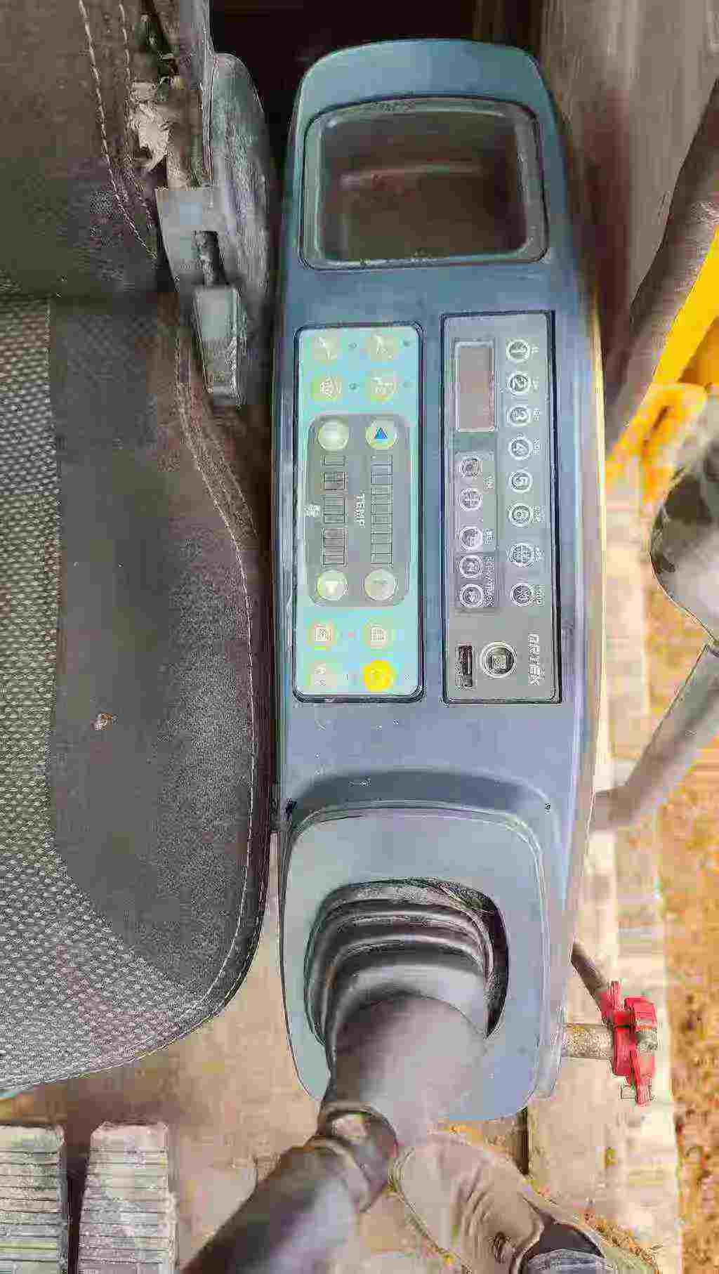Used XCMG XE215 Excavator 2014 Model / 5
