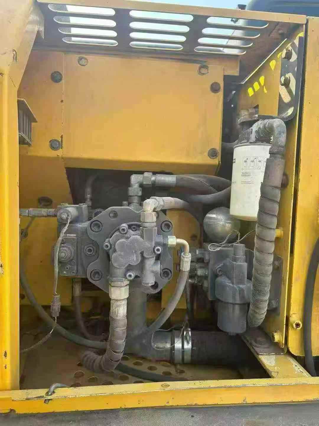 Used XCMG XE150D Excavator 2016 Model / 8