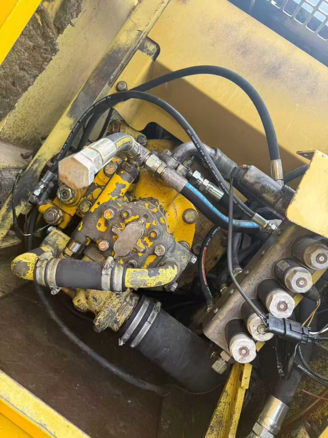 Used Komatsu PW100 Excavator 2016 Model / 7