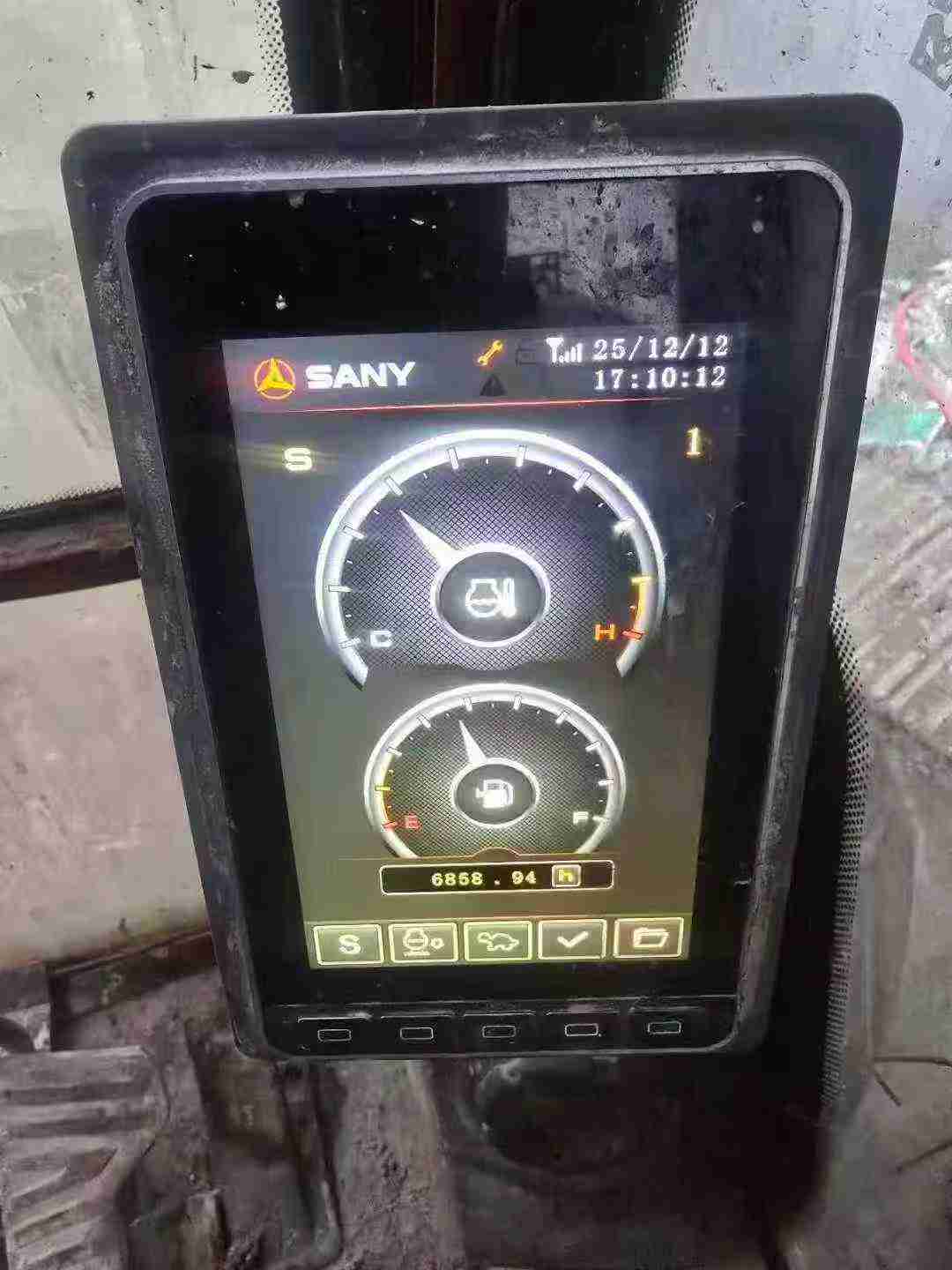 Used Sany SY215W Excavator 2021 Model / 6