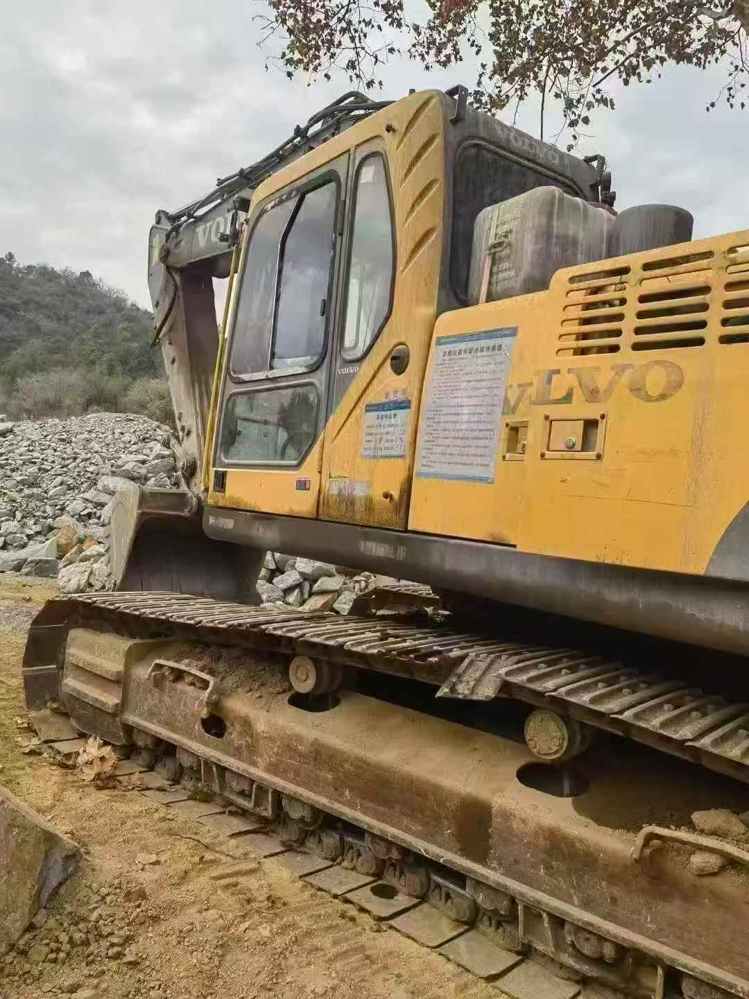 Used Volvo EC290 Excavator 2011 Model / 3