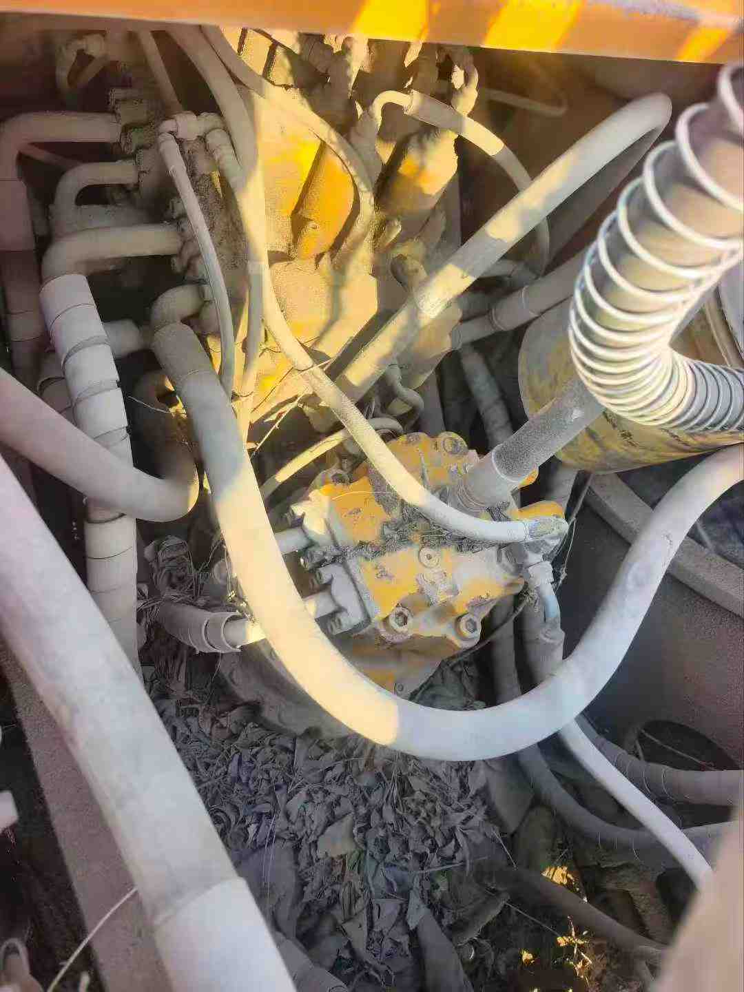 Used Hyundai R215VSN Excavator 2018 Model / 3