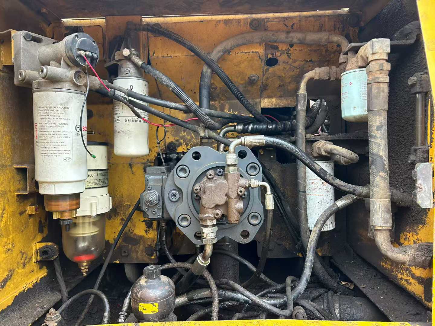 Used Volvo EW210C Excavator 2013 Model / 4