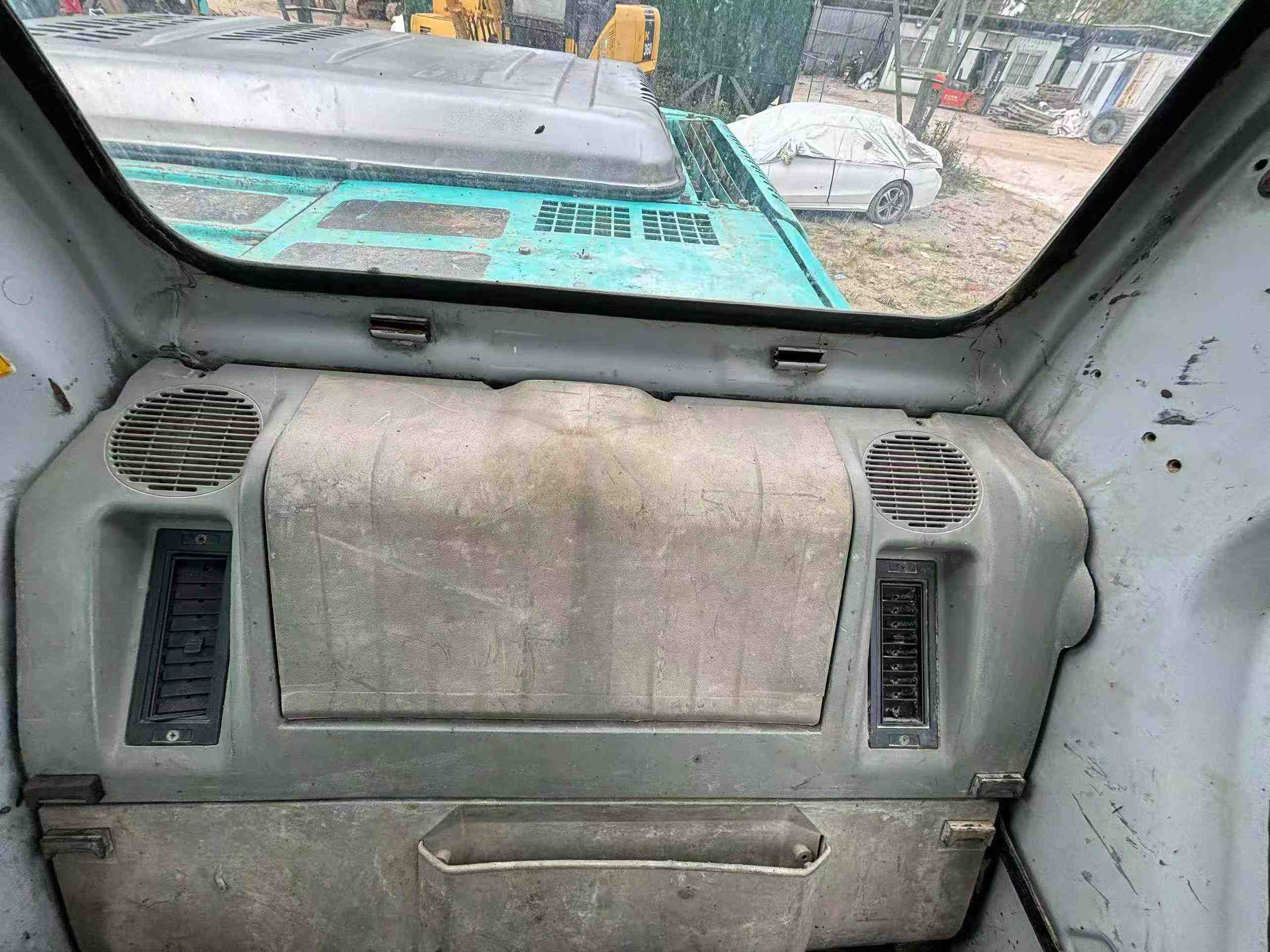 Used Kobelco SK200 Excavator 2016 Model / 9