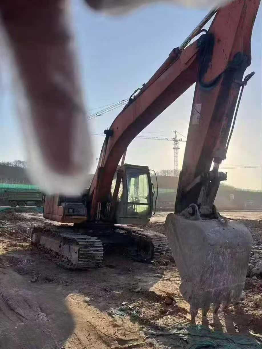 Used Hitachi ZAXIS200 Excavator 2016 Model / 3