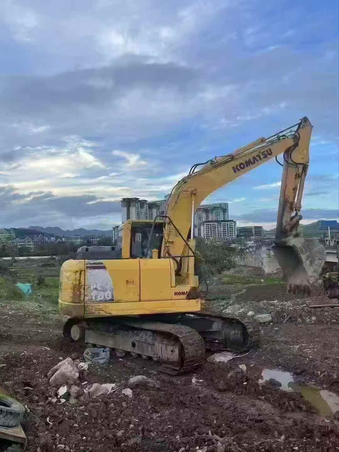Used Komatsu PC130 Excavator 2018 Model / 4