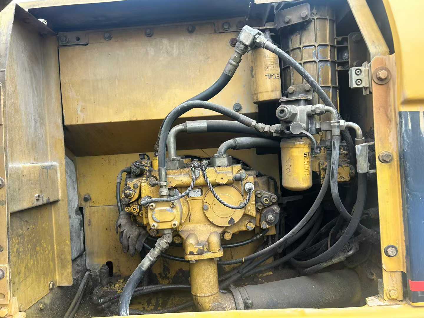 Used Caterpillar 320D Excavator 2016 Model / 7