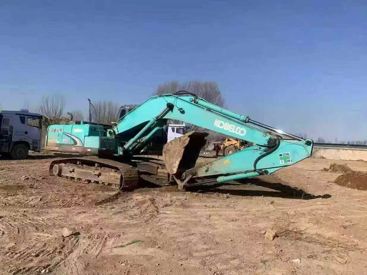 Used Kobelco SK200 Excavator 2016 Model / 3