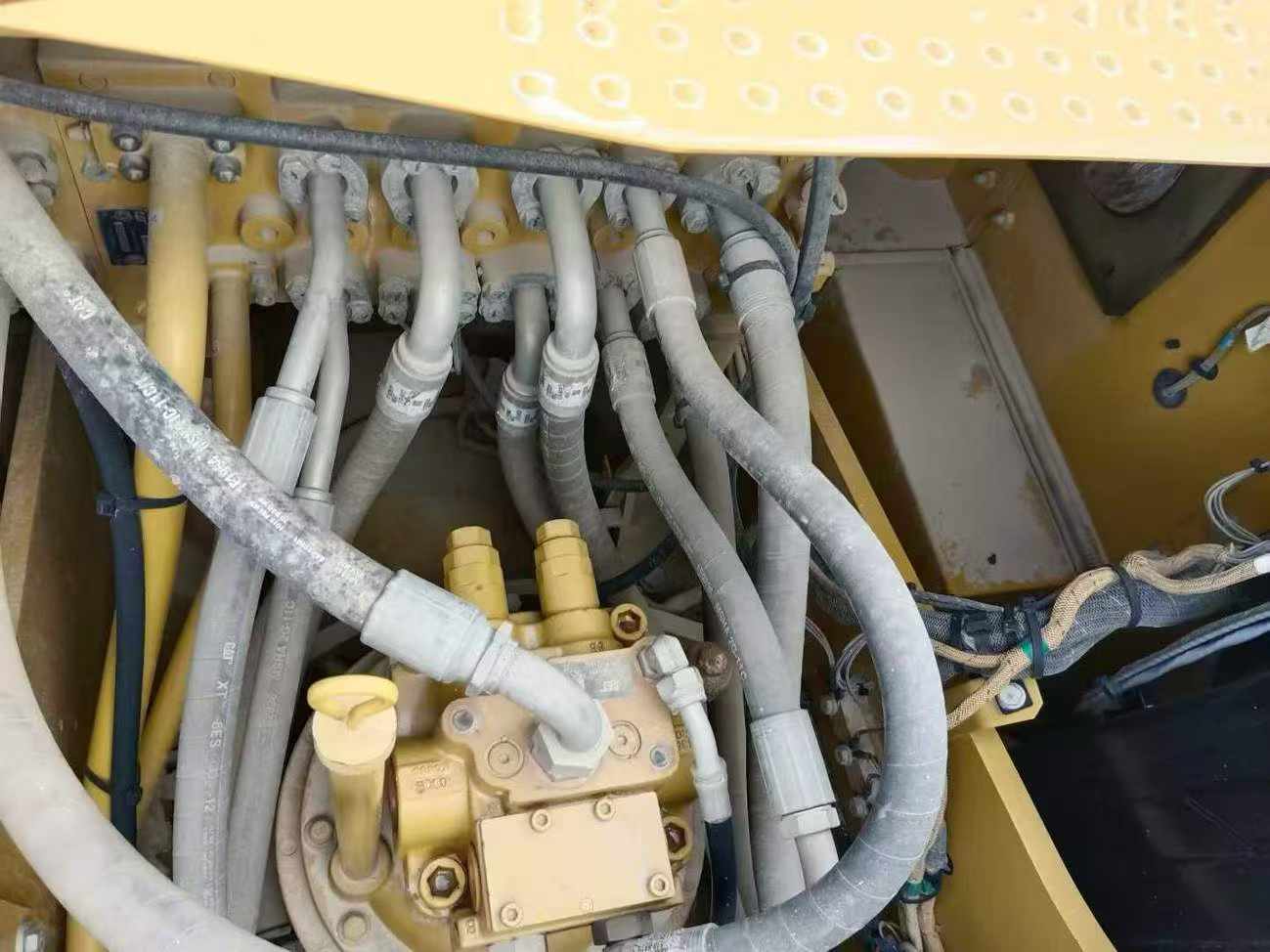 Used Caterpillar 320GC Excavator 2021 Model / 9