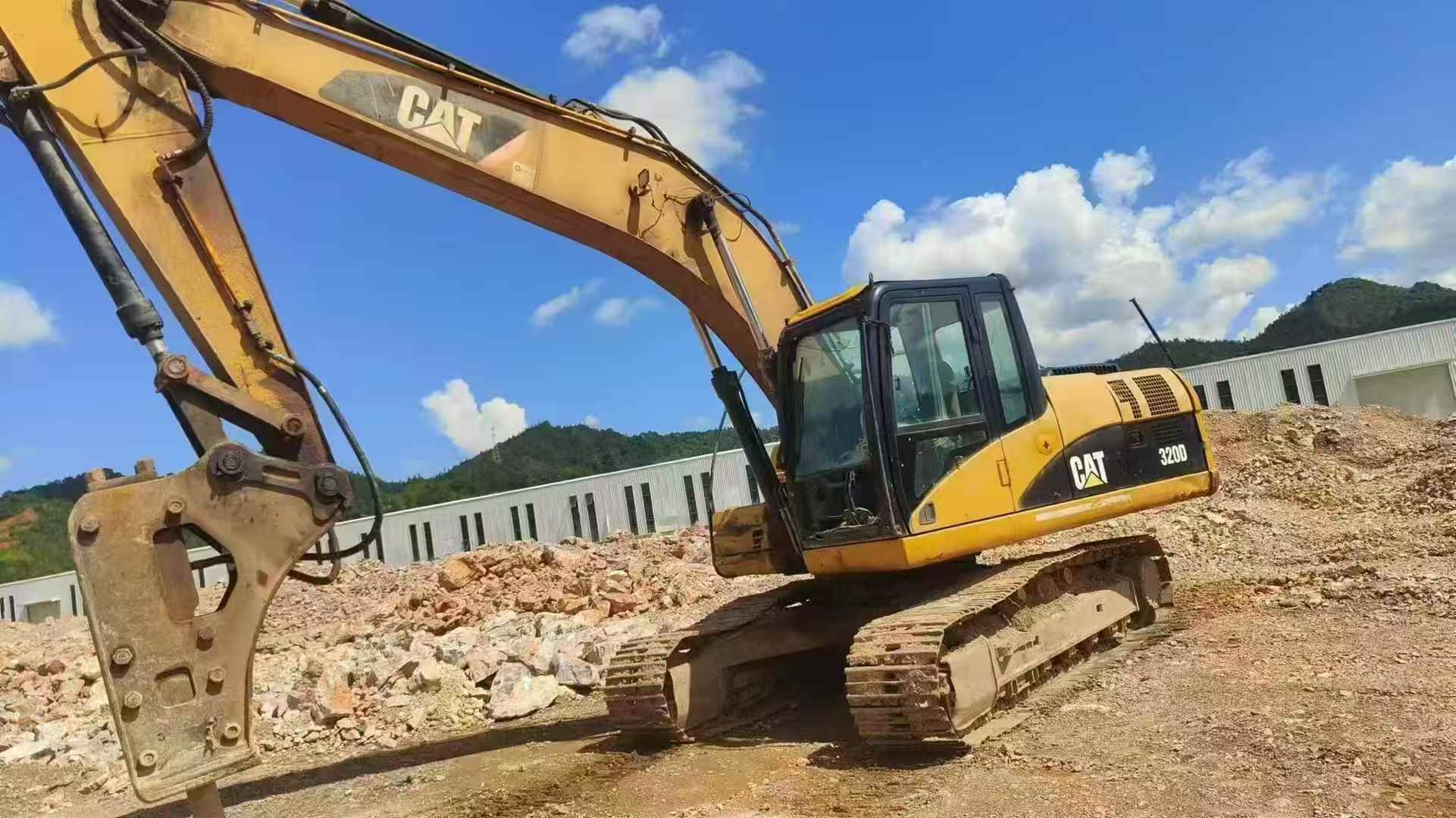 Used Caterpillar 320D Excavator 2016 Model / 3